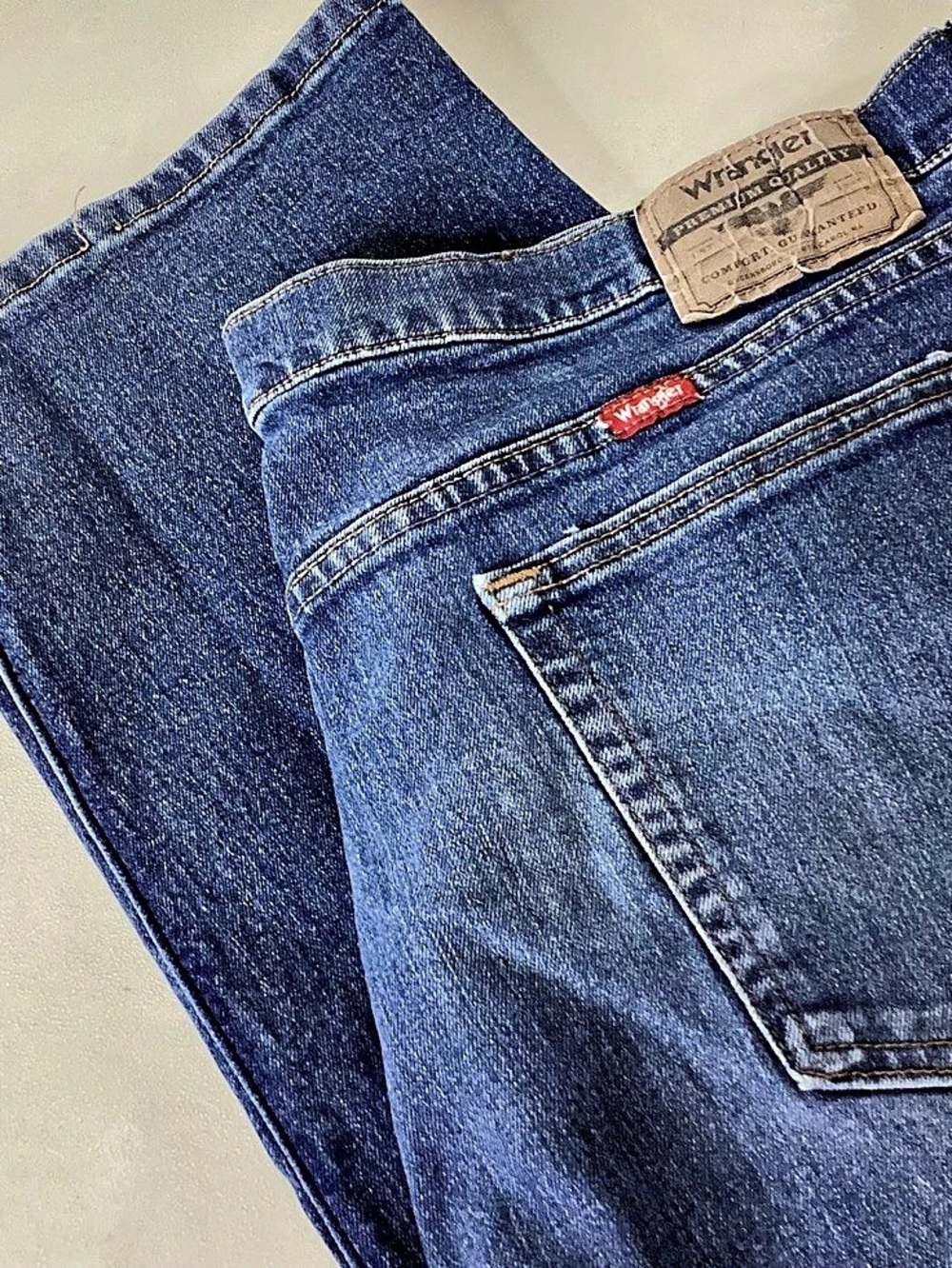 Wrangler Premium Quality Comfort Guaranteed Jeans men’s Blue 42x30